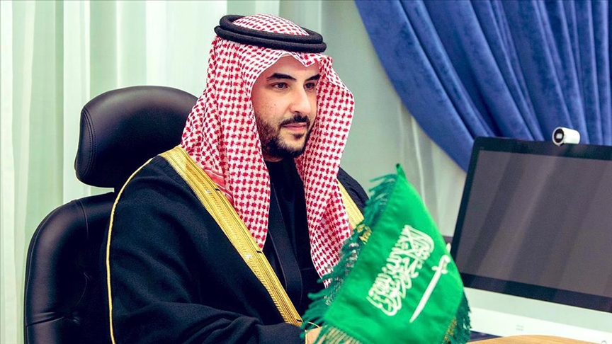 وزير الدفاع السعودي خالد بن سلمان يدعو الانتقالي للانسحاب من حضرموت والمهرة 
