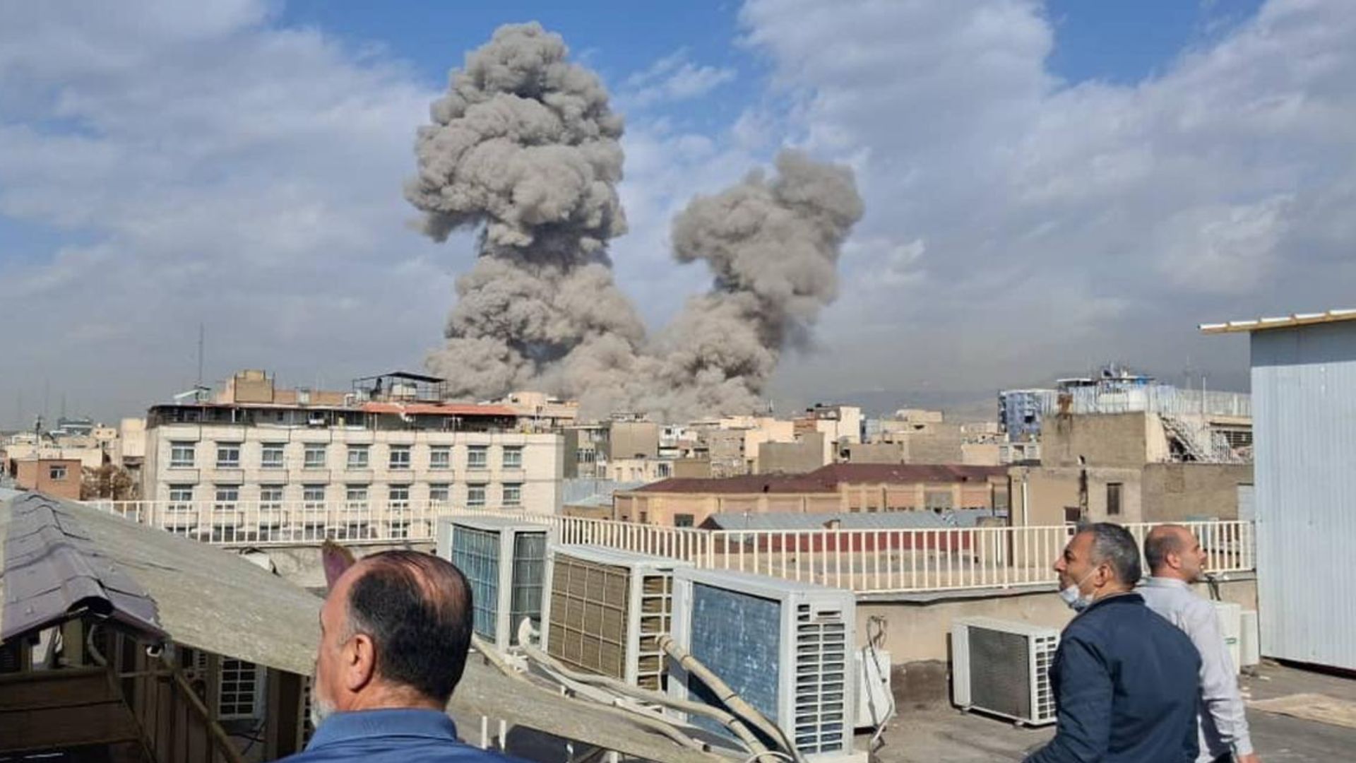 أمريكا وإسرائيل تشنان هجوما واسعا على إيران… وتلويحات برد إيراني ساحق