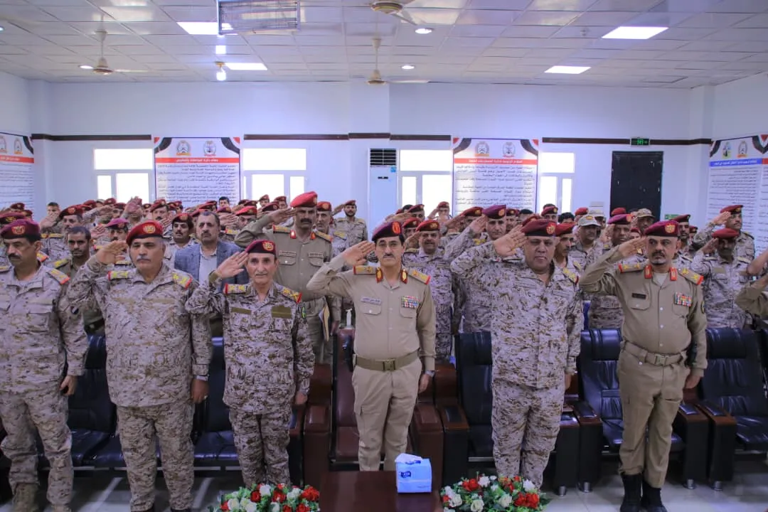 وزير الدفاع يؤكد دعم هيئة الإسناد اللوجستي ويوجه بتوفير احتياجات مركز الأطراف الصناعية
