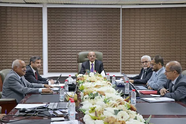 البنك المركزي يبحث التطورات الاقتصادية ويؤكد مواصلة الإصلاحات وتعزيز الاستقرار النقدي