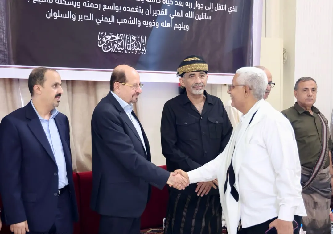 رئيس الوزراء الزنداني يستقبل المعزين في وفاة الرئيس السابق عبدربه منصور هادي ويؤكد المضي على نهجه الوطني