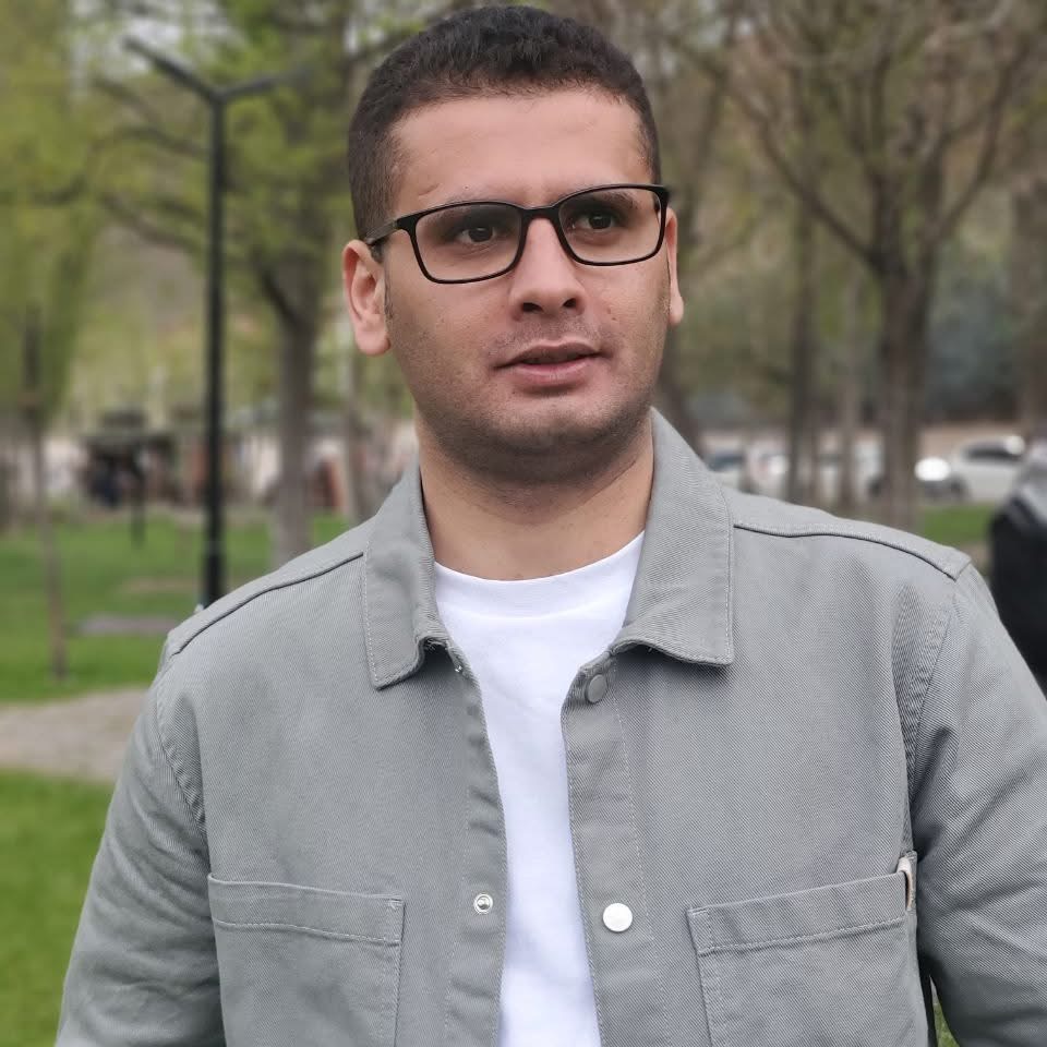 شاكر المنيفي 